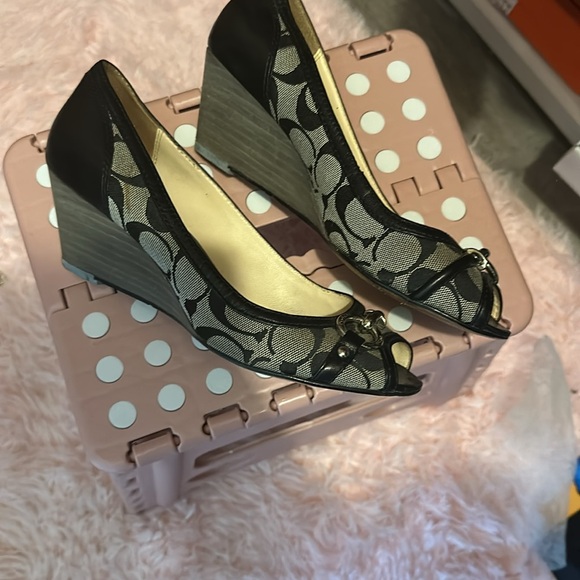 Authentic coach bag with matching shoes size 8 - Picture 2 of 5